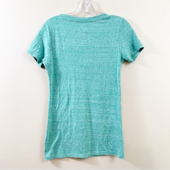 College Vault Norte Dame Irish V-Neck Green Short Sleeve T-Shirt - Picture 4 of 4